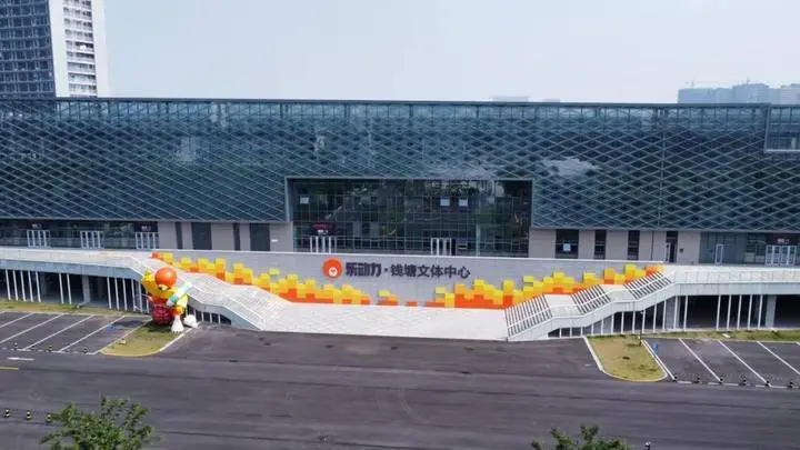 如何利用篮球青训营提升个人技术和团队协作?_1
